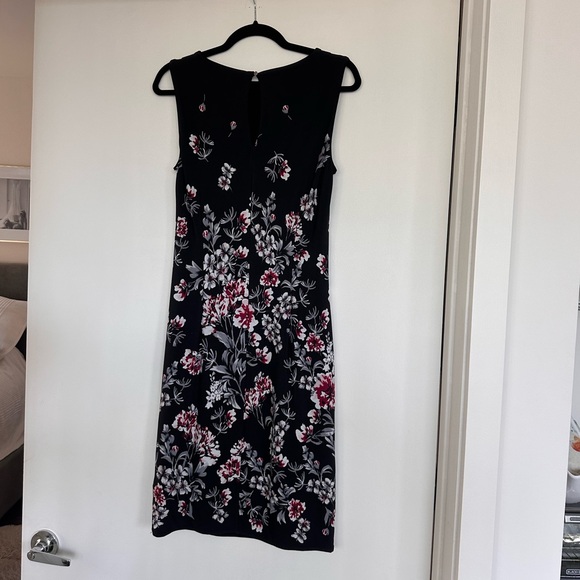 Reversible work dress - simple black on one side and floral on the other - Picture 1 of 7